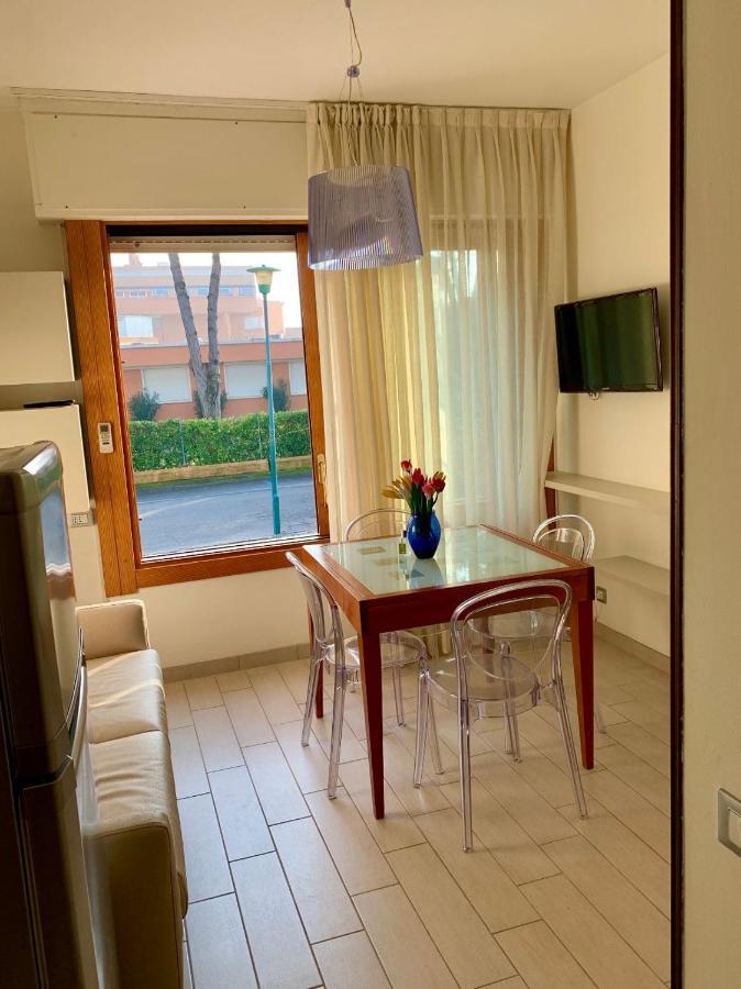 Dream On The Beach Apartment Кавалино-Трепорти Екстериор снимка